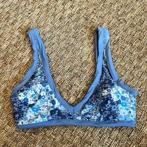 Aerie floral Bikini Scoop top!! Perfect for summer and those with larger busts!